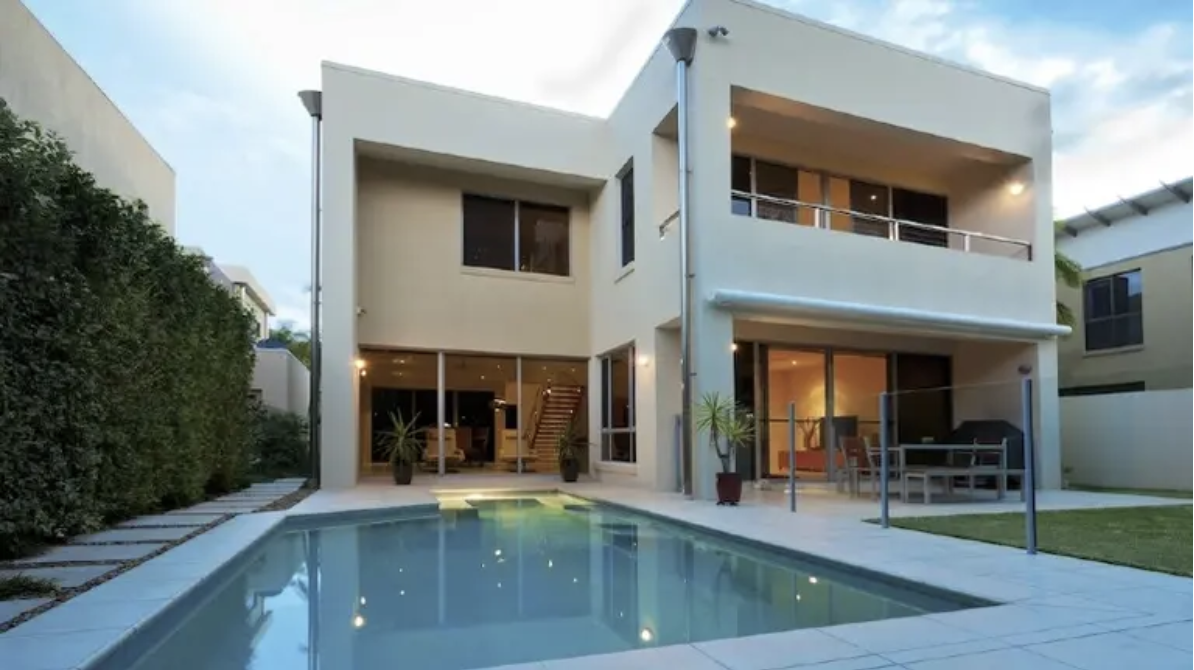 This Pool Business Works… But You’re Paying for It