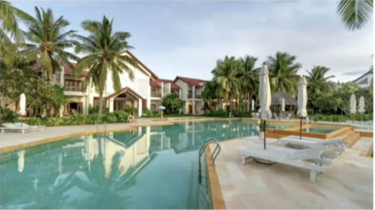 This Luxury Rental Marketplace Has Cash Flow - But the Concentration Risk Is Brutal
